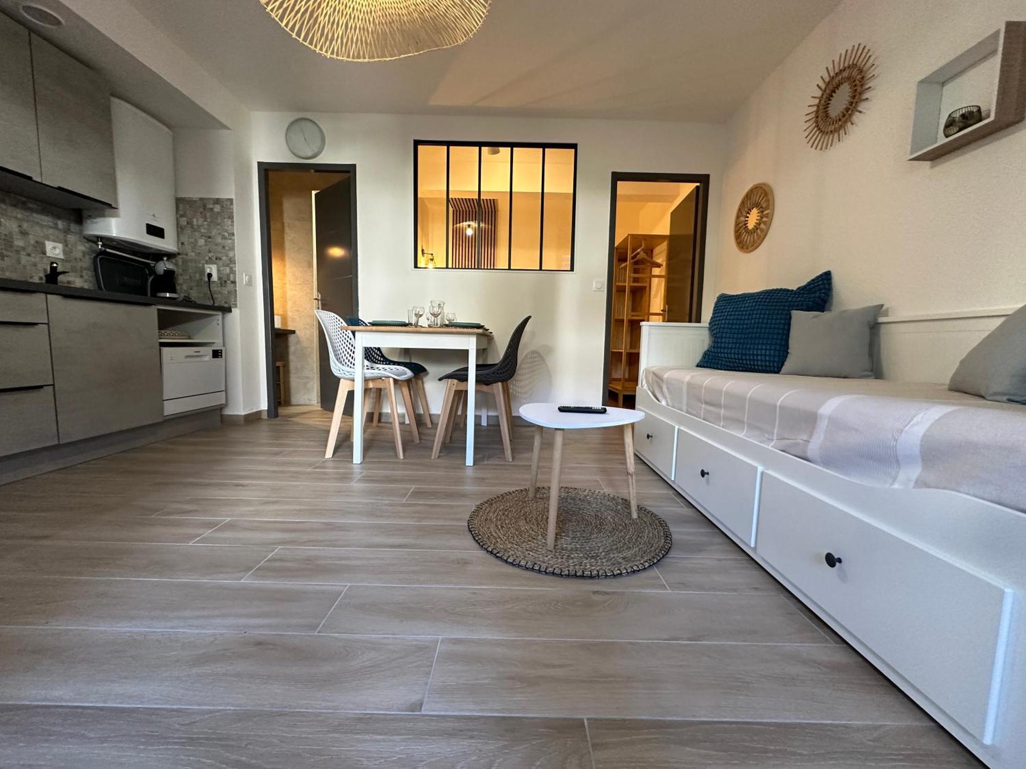 Appartement Climatise Avec Chambre Et Parking Privatif Locations Vld Camargue Saintes-Maries-de-la-Mer Kültér fotó