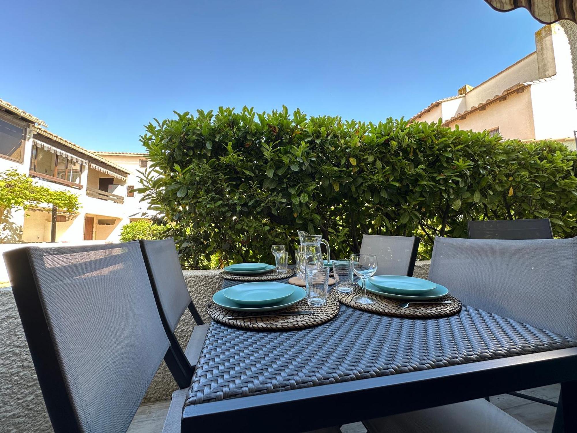 Appartement Climatise Avec Chambre Et Parking Privatif Locations Vld Camargue Saintes-Maries-de-la-Mer Kültér fotó